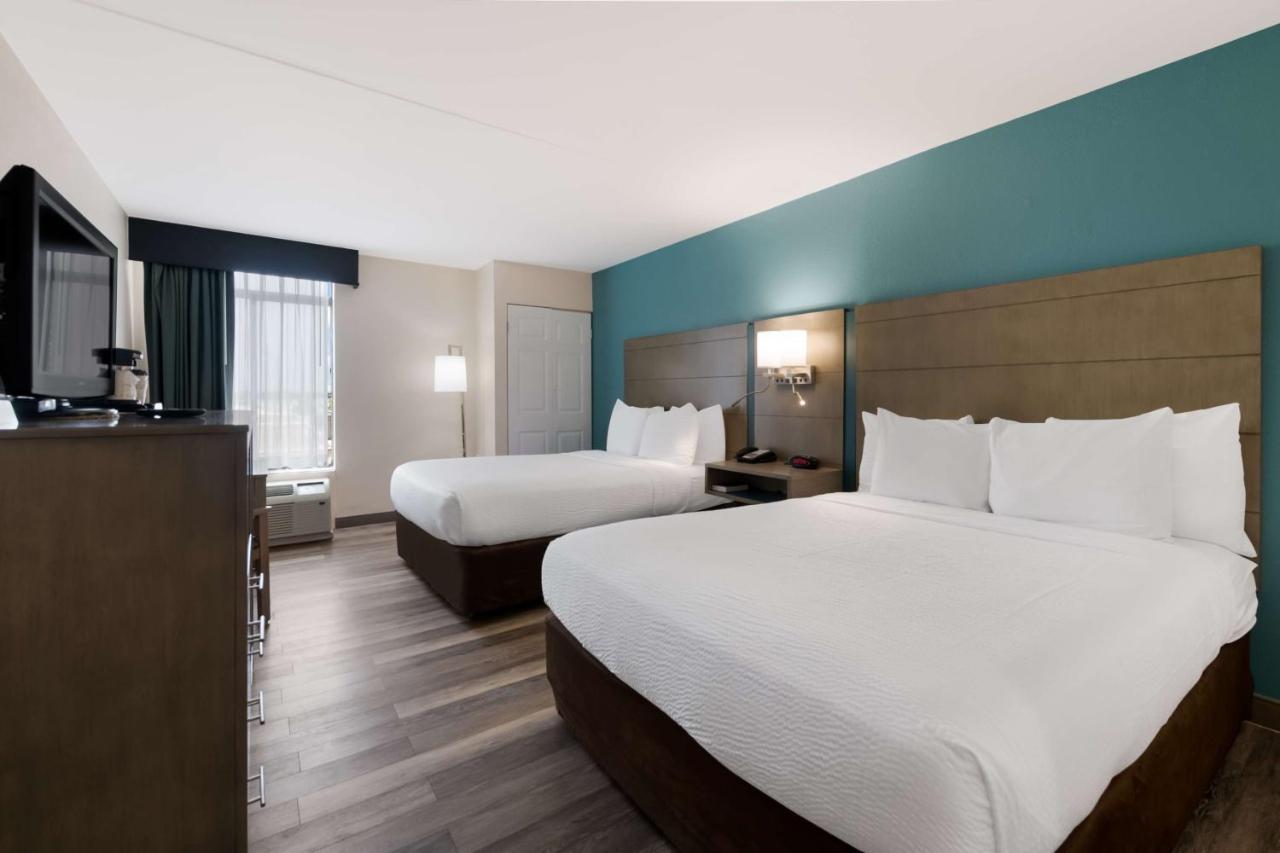 Queen Room with Two Queen Beds - Non-Smoking at Best Western Hampton Coliseum Inn