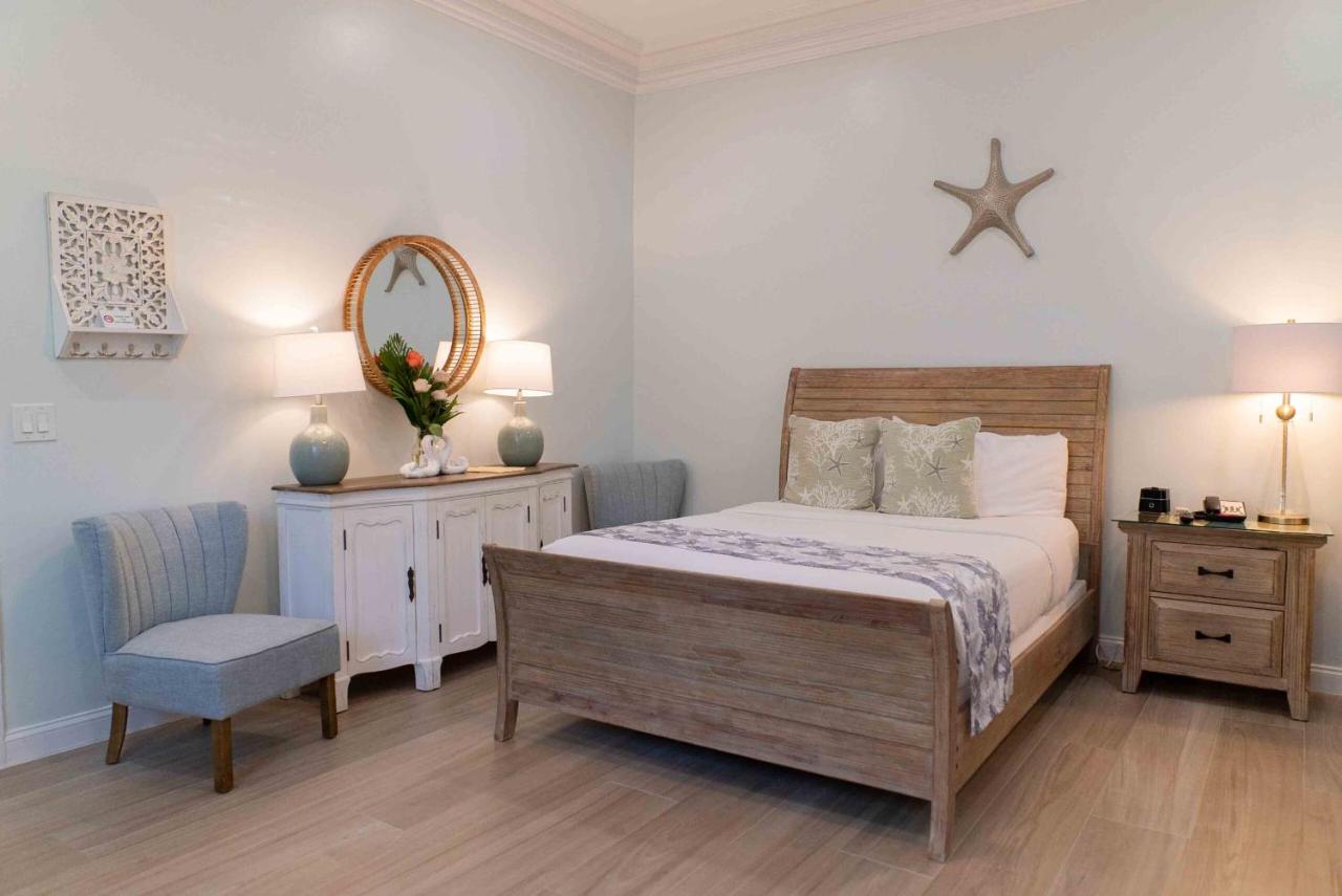 Deluxe Queen Room with Two Queen Beds at Southernmost House - Adult Exclusive