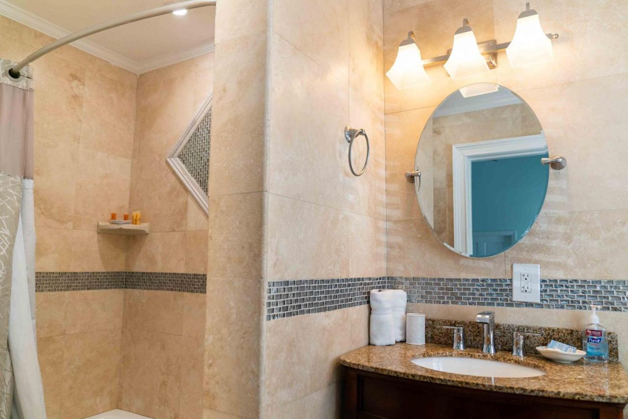 Junior Suite at Southernmost House - Adult Exclusive
