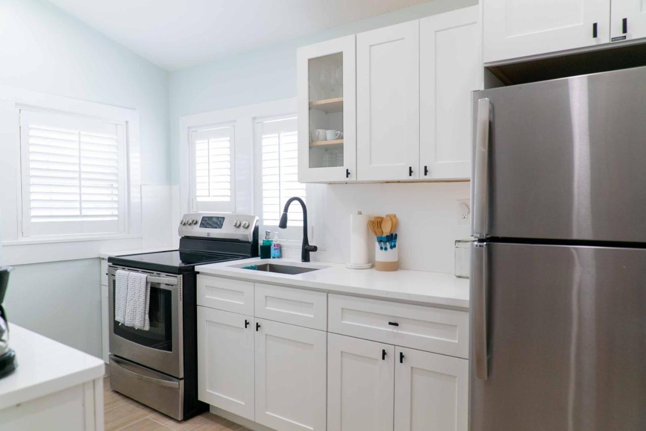 King Suite with Ocean View at Southernmost House - Adult Exclusive