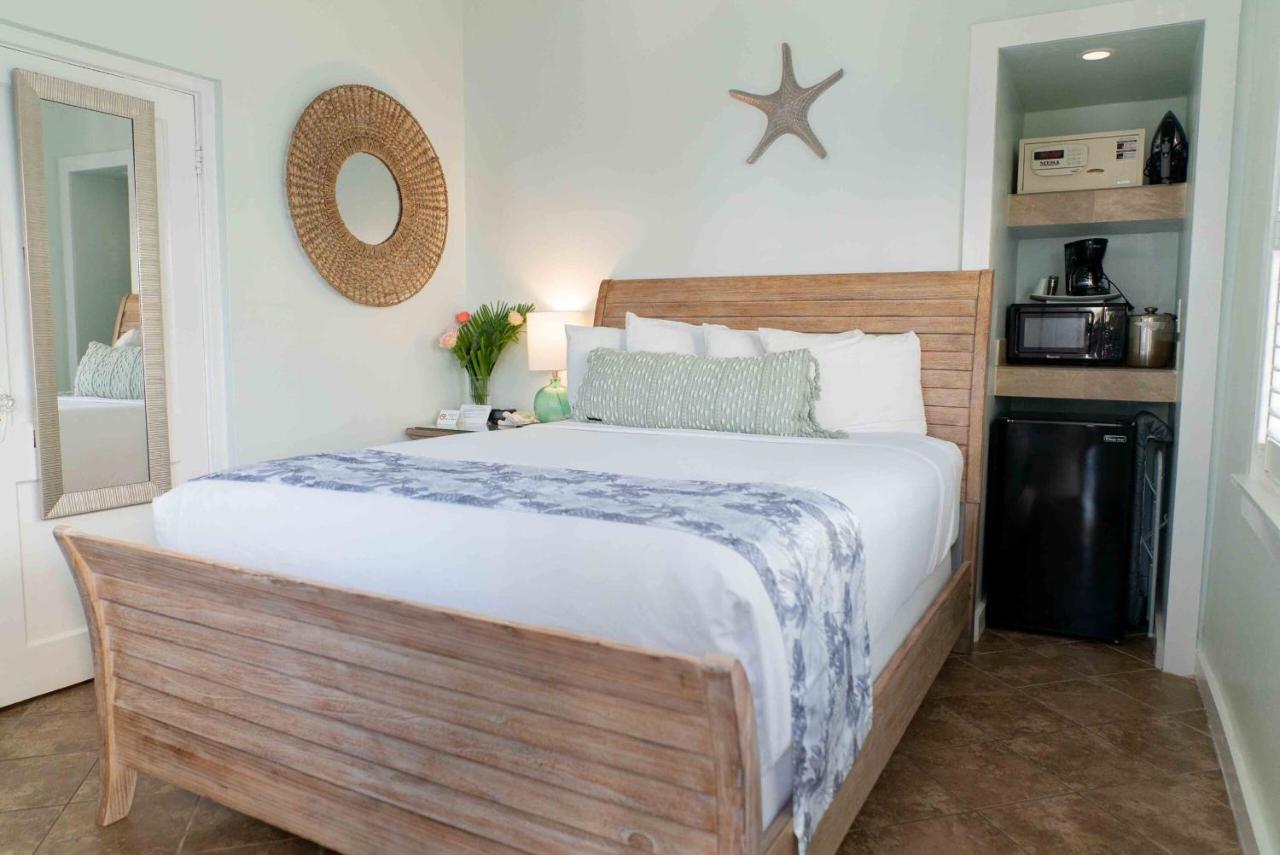 Economy Queen Room at Southernmost House - Adult Exclusive