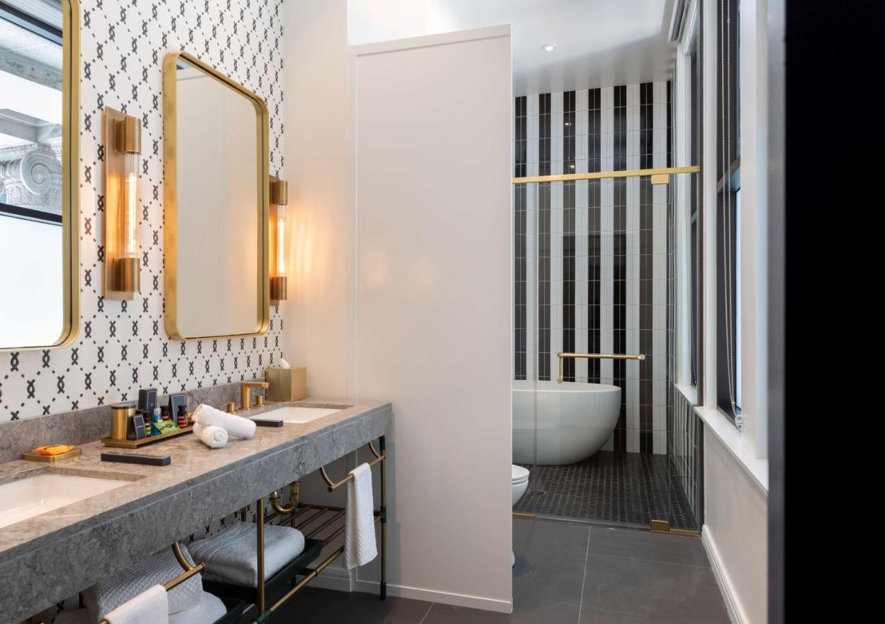 One-Bedroom King Suite at Canopy by Hilton Philadelphia Center City