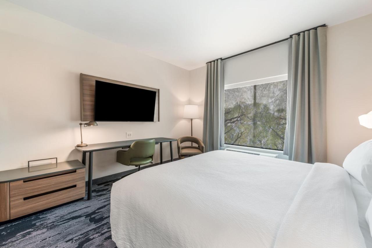 | Fairfield by Marriott Inn & Suites Knoxville Clinton