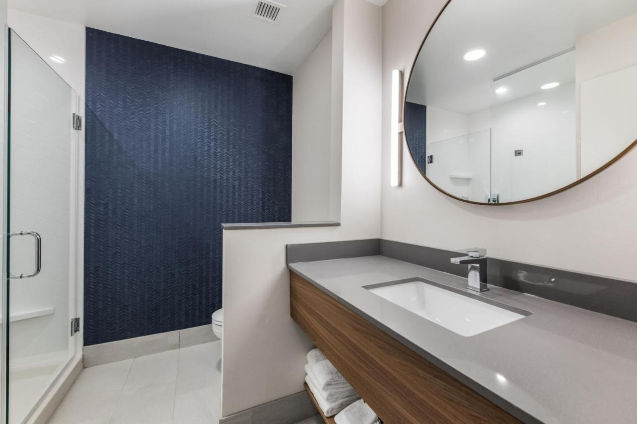 | Fairfield by Marriott Inn & Suites Knoxville Clinton