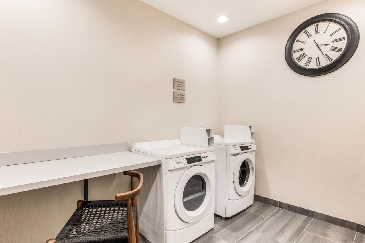 | Fairfield by Marriott Inn & Suites Knoxville Clinton