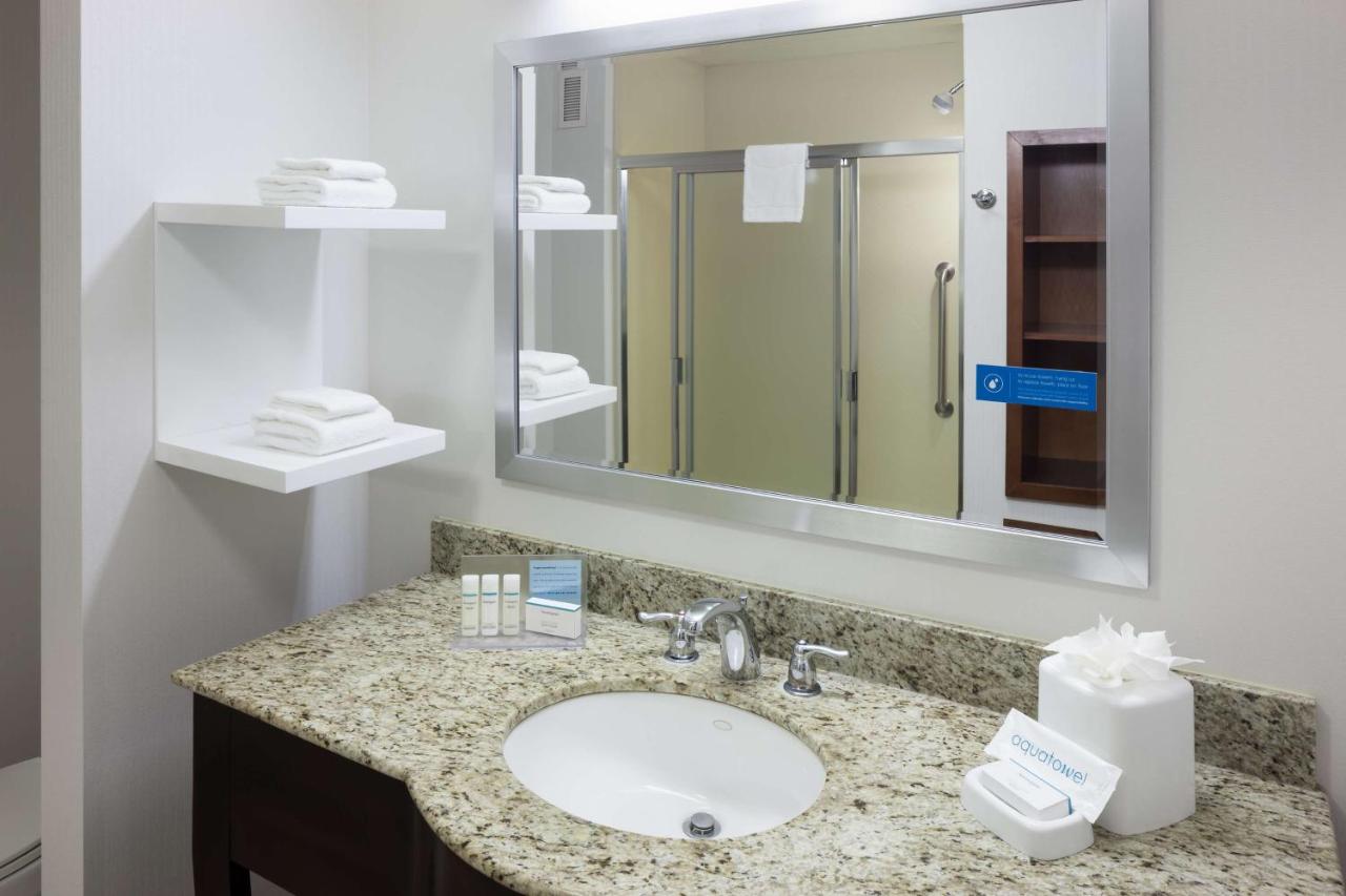 King Room - Non-Smoking at Hampton Inn Los Angeles-Orange County-Cypress
