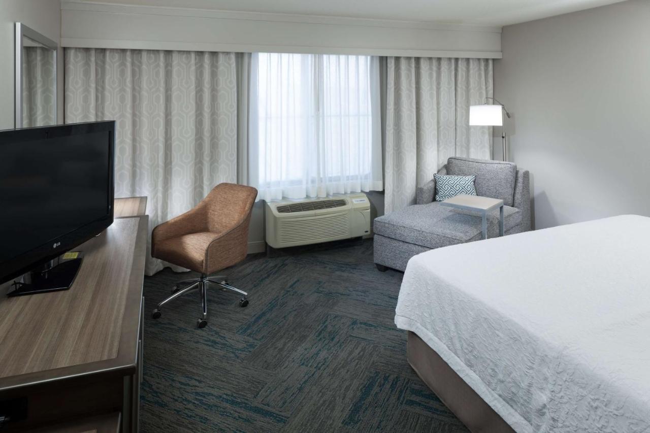 King Room - Non-Smoking at Hampton Inn Los Angeles-Orange County-Cypress