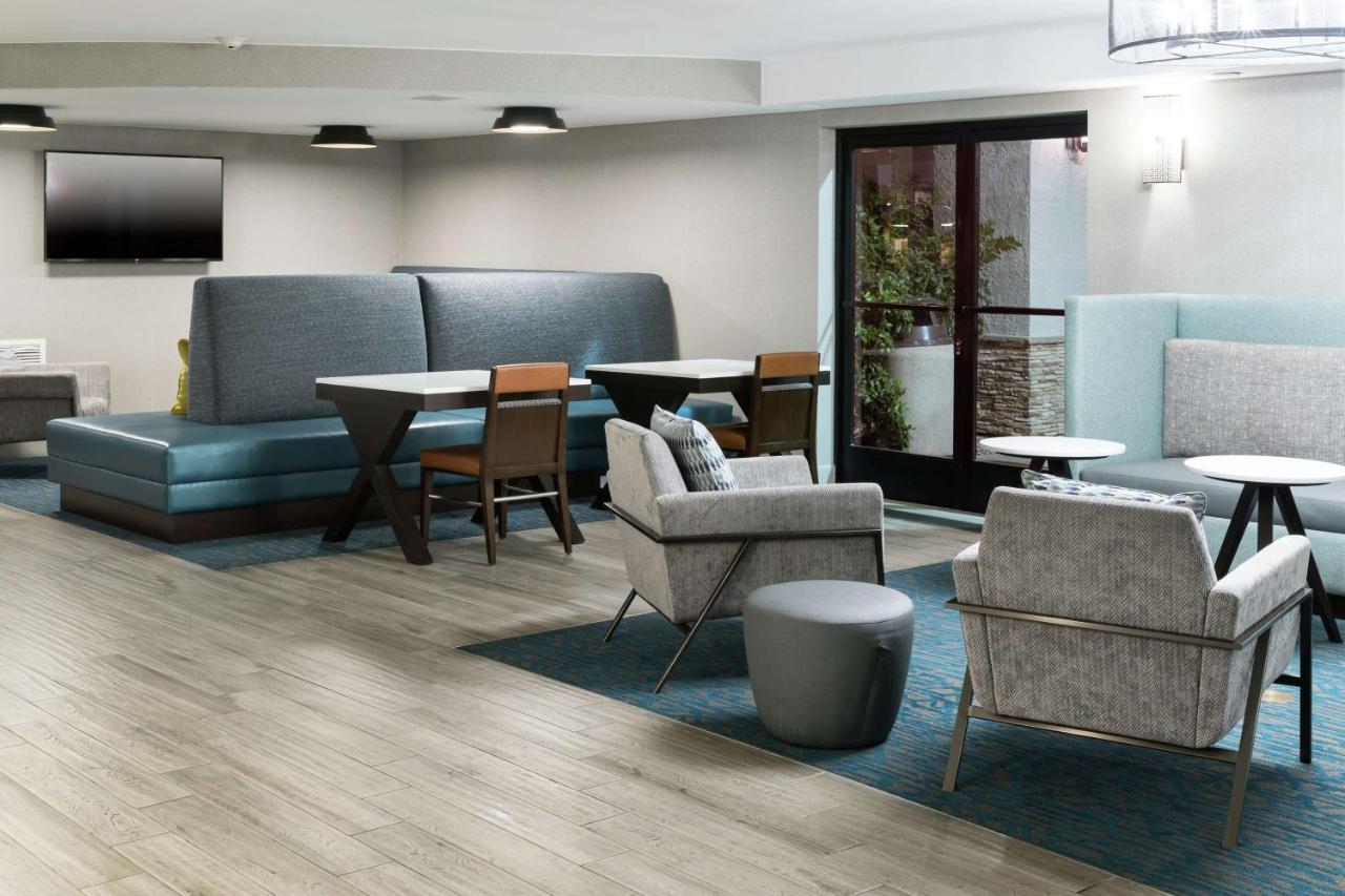 | Hampton Inn Los Angeles Santa Clarita