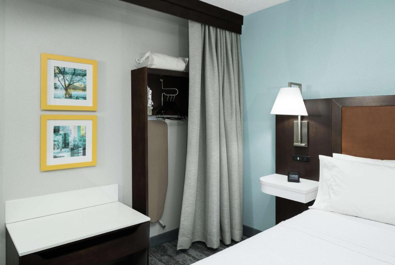 | Hampton Inn Los Angeles Santa Clarita