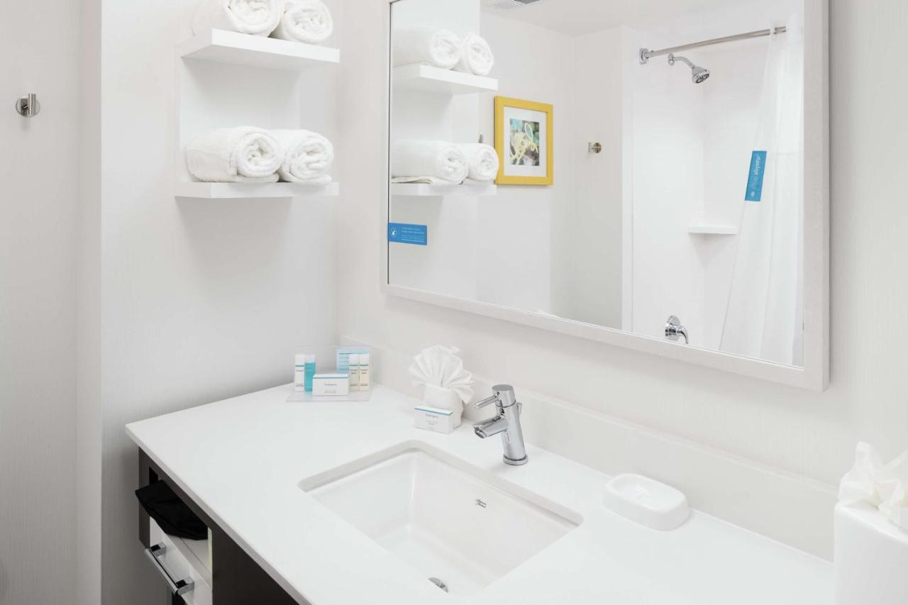 | Hampton Inn Los Angeles Santa Clarita