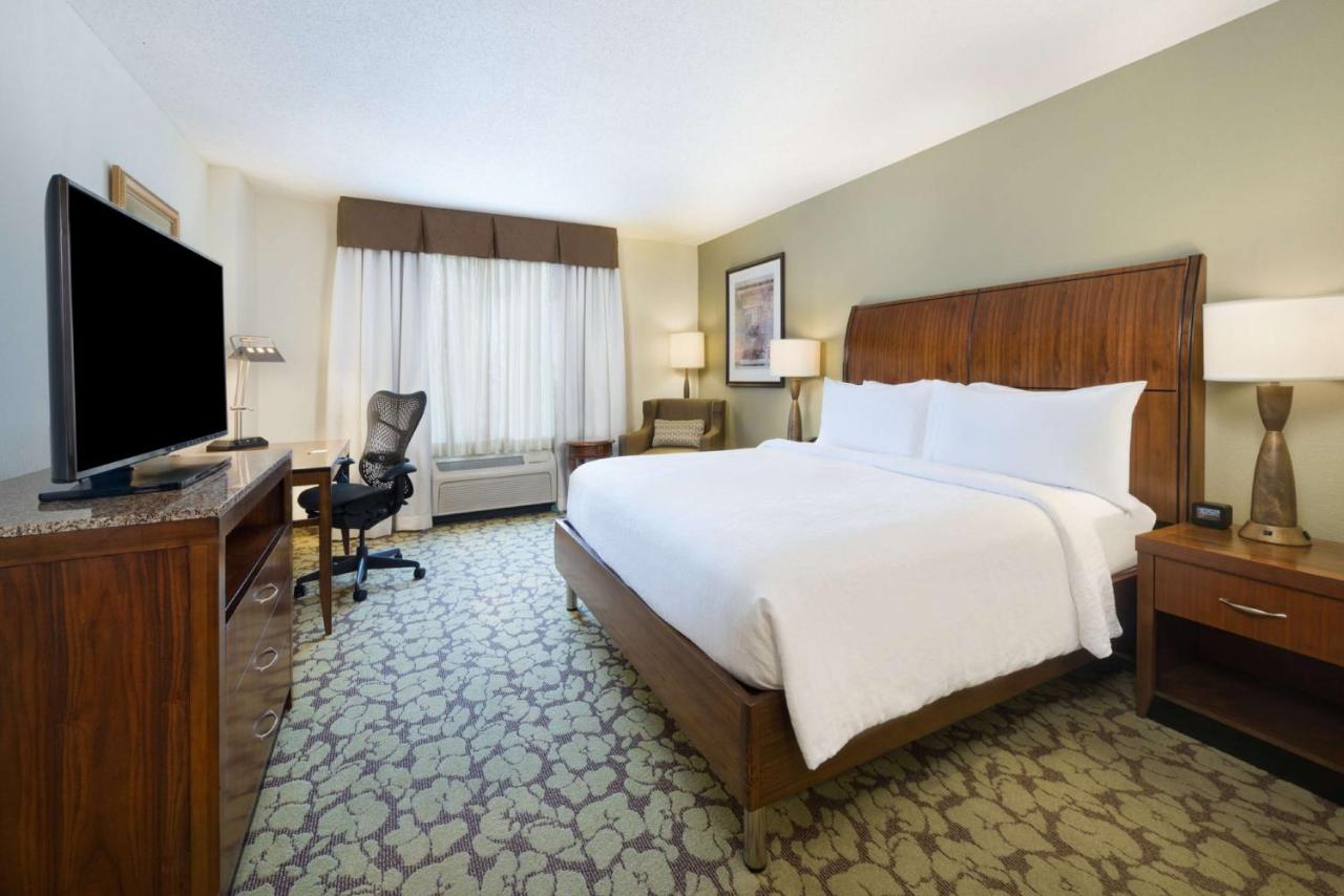 King Room - Hearing Accessible at Hilton Garden Inn Atlanta North/Alpharetta