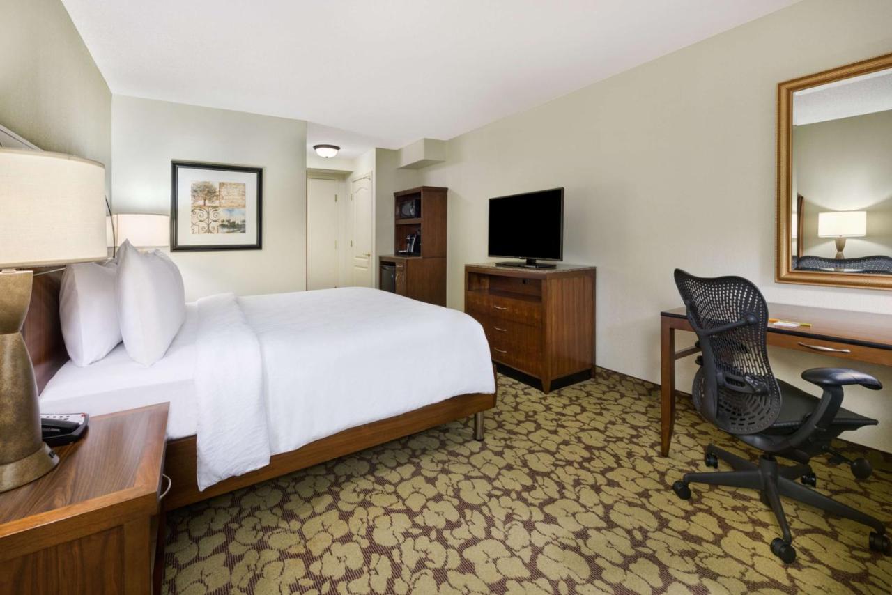 King Room - Hearing Accessible at Hilton Garden Inn Atlanta North/Alpharetta