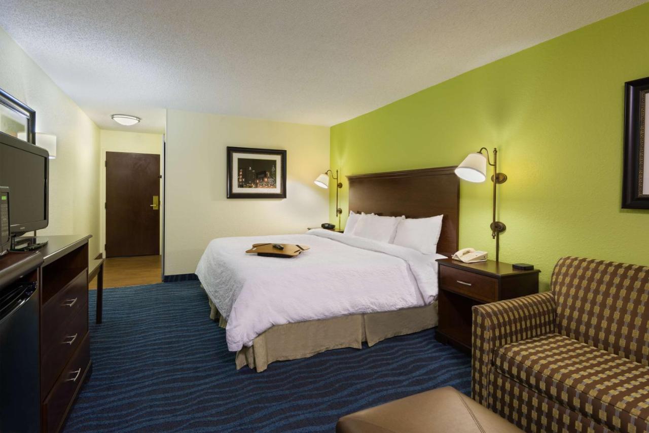King Room - Mobility Access/Non-Smoking at Hampton Inn - Atlanta Perimeter Center