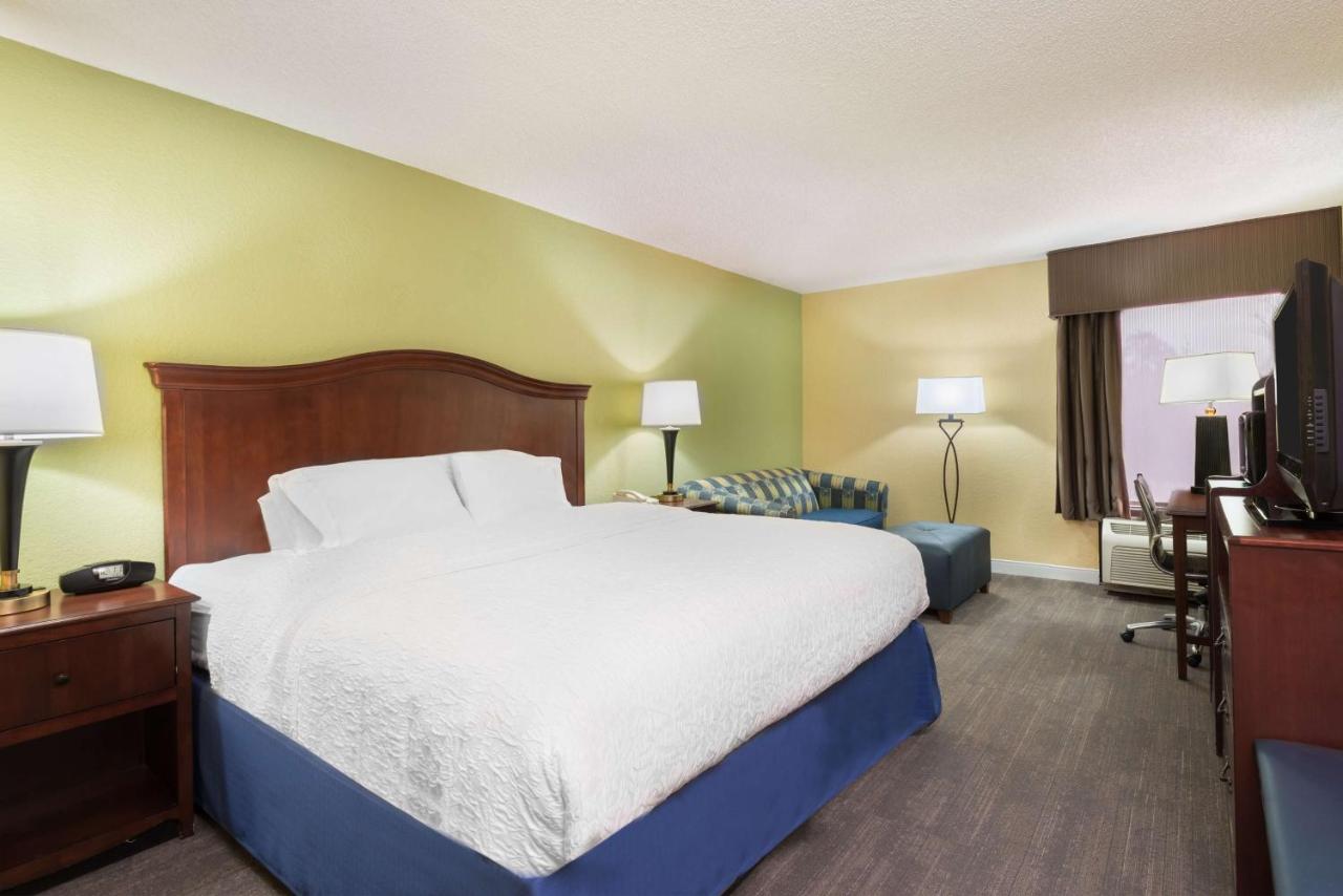 King Study with Sofa Bed - Non-Smoking at Hampton Inn Raleigh/Cary