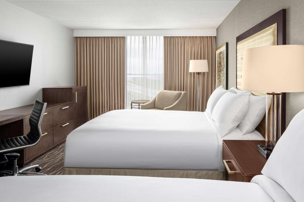 Superior Double Room with Two Double Beds - Higher Floor at Hilton Kansas City Airport