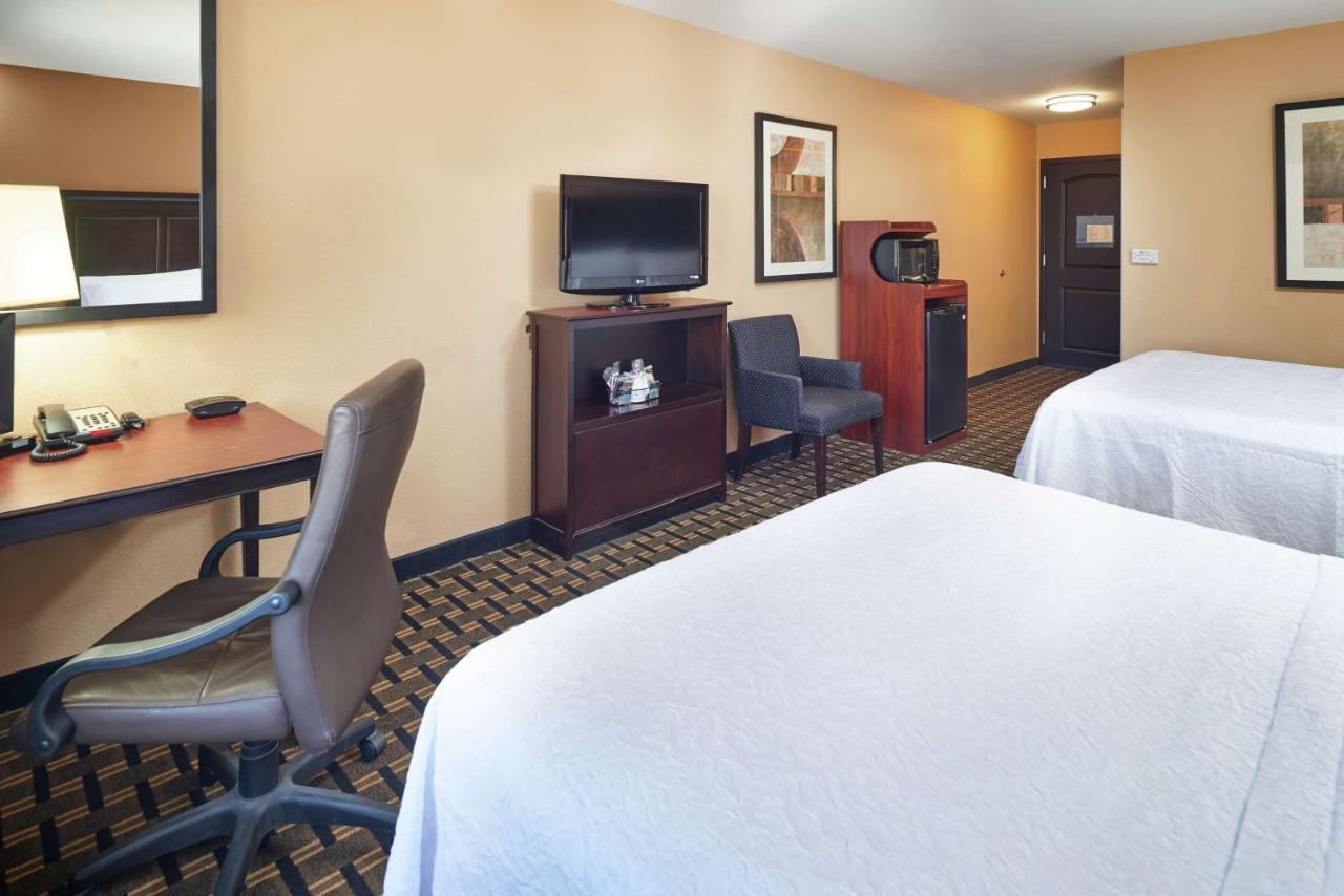 Queen Room with Two Queen Beds - Non-Smoking at Hampton Inn Sweetwater