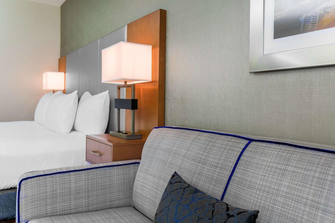 King Room - Hearing Accessible at DoubleTree by Hilton Atlanta Airport
