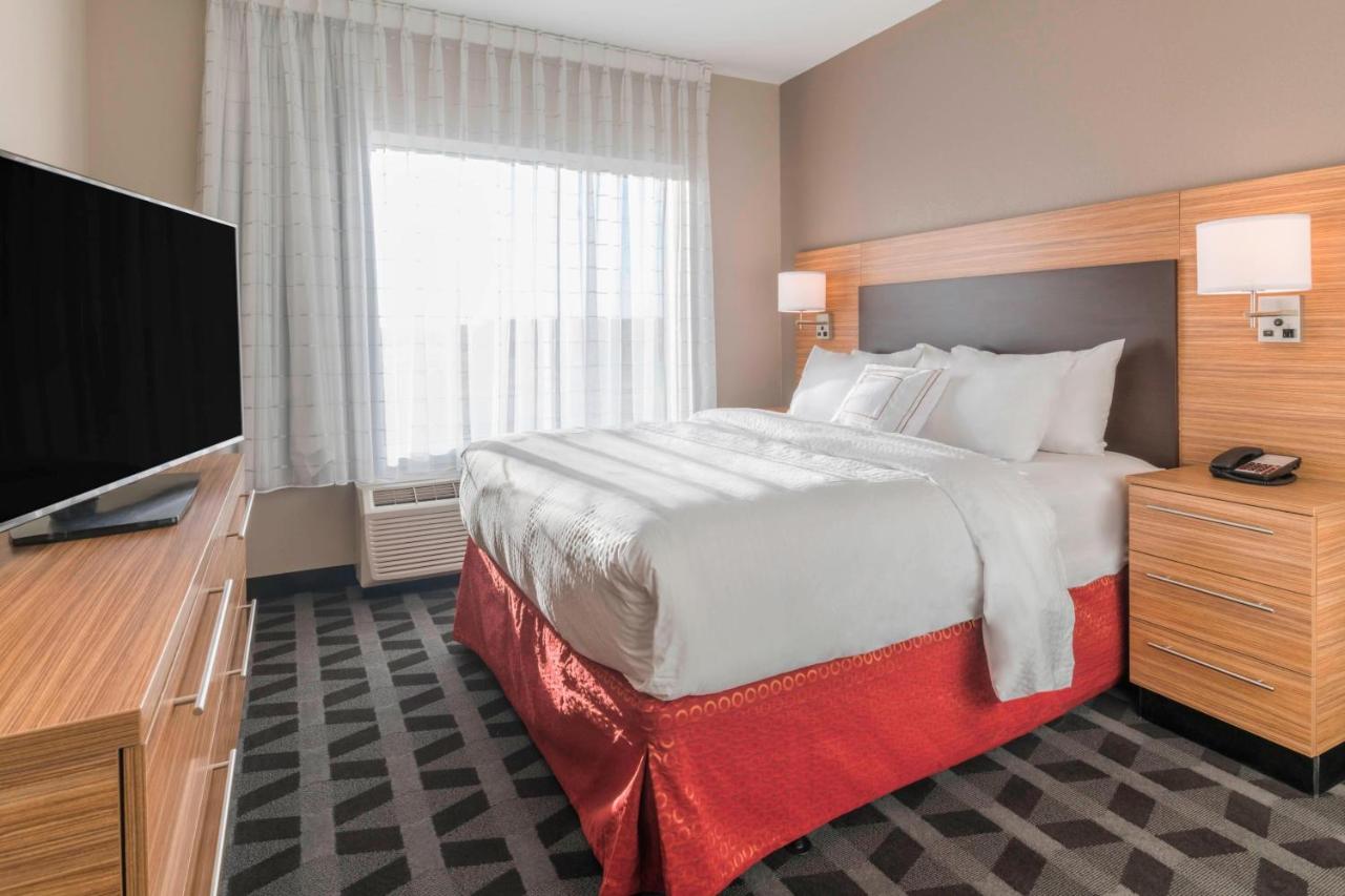 Studio, 1 King, Sofa bed at TownePlace Suites by Marriott Hays