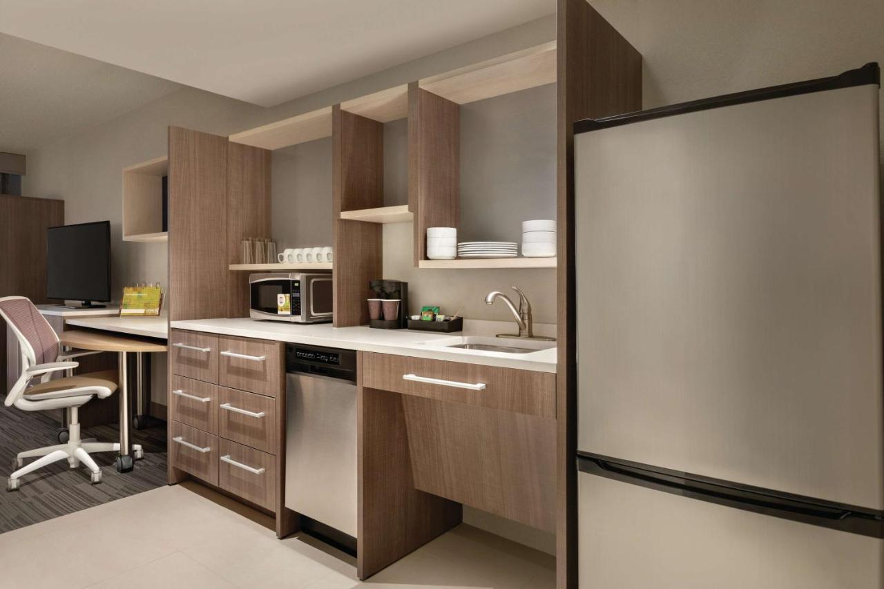 Queen Studio Suite with City View at Home2 Suites by Hilton Chicago River North