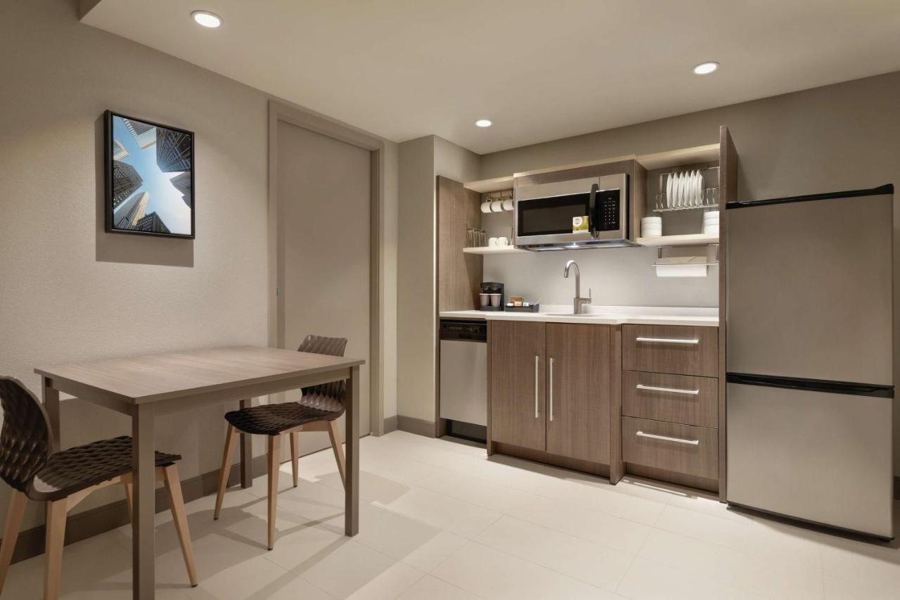 King Studio Suite with Bath Tub - Accessible at Home2 Suites by Hilton Chicago River North