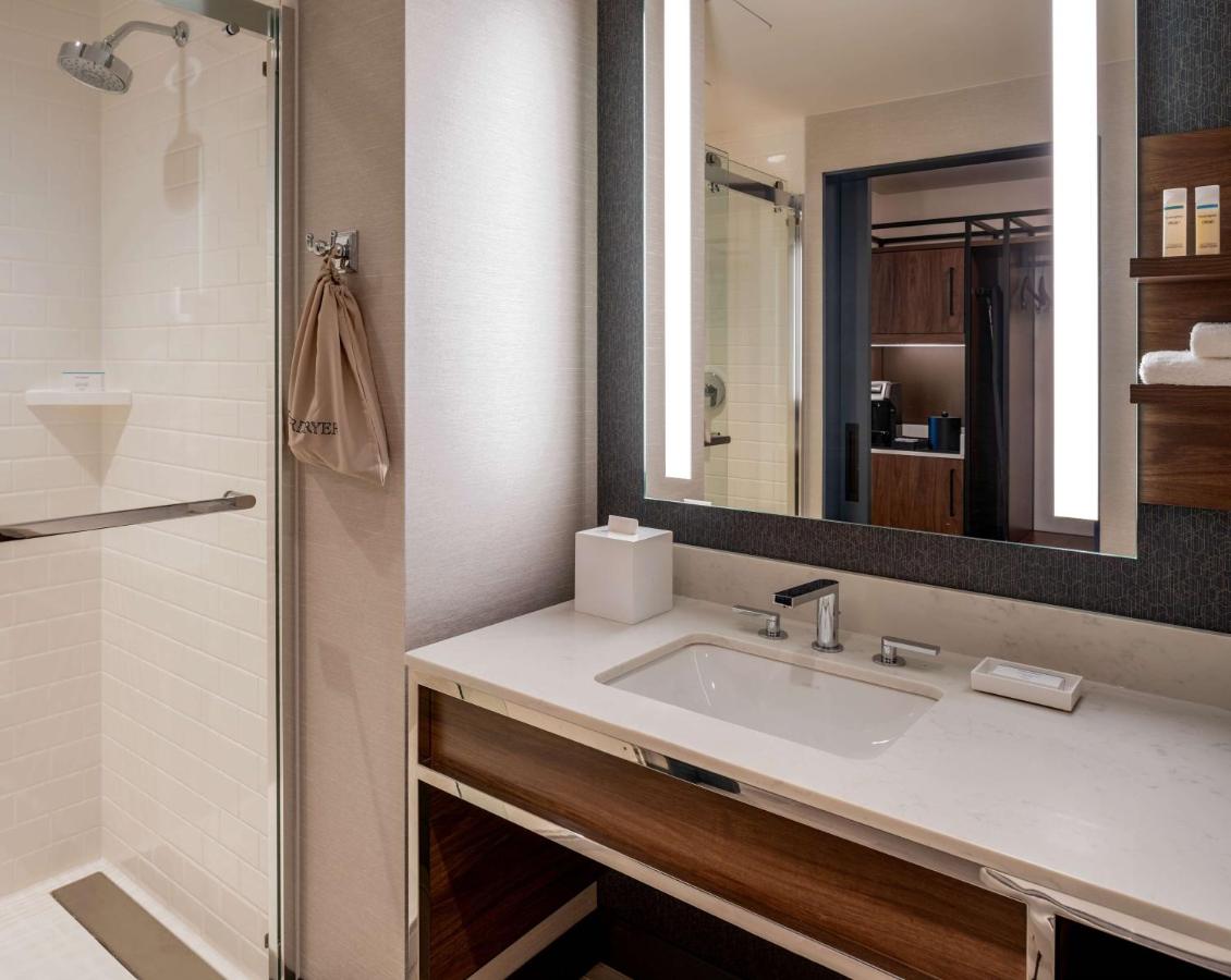 Queen Room with City View at Hilton Garden Inn Austin University Capitol District
