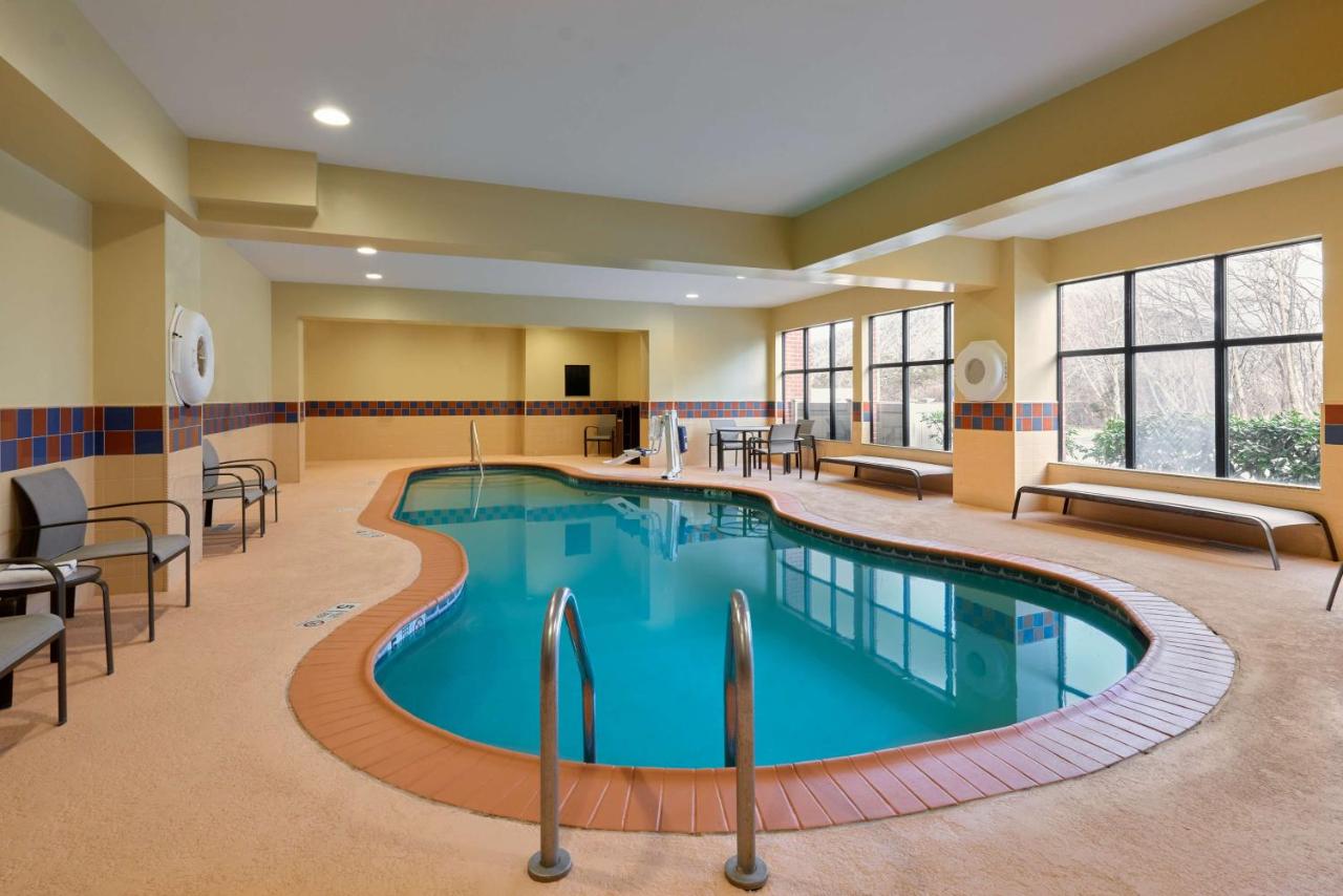 | Hampton Inn & Suites Providence / Smithfield