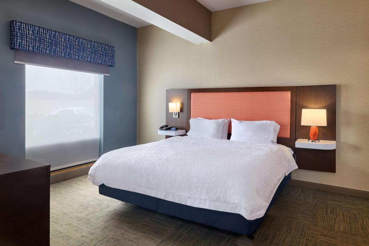 | Hampton Inn & Suites Providence / Smithfield