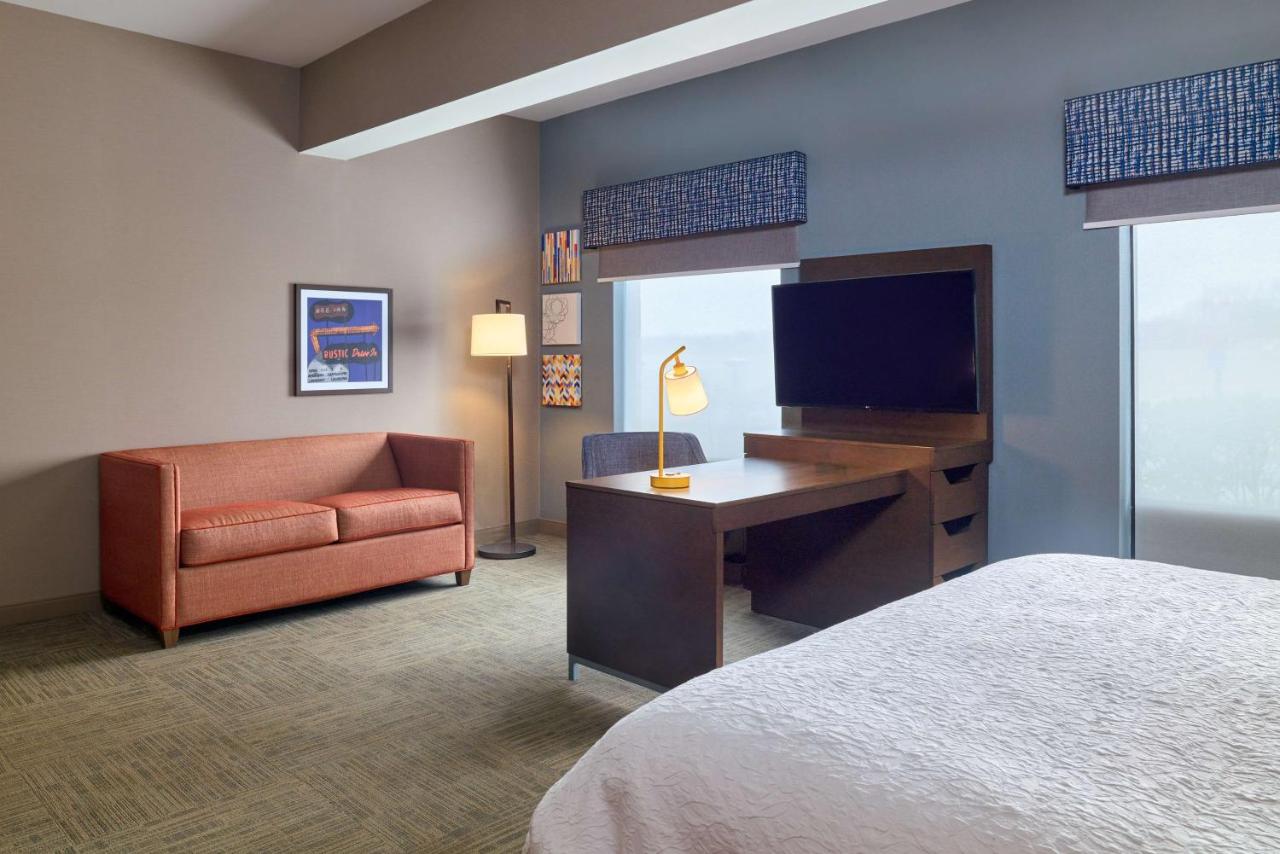  | Hampton Inn & Suites Providence / Smithfield