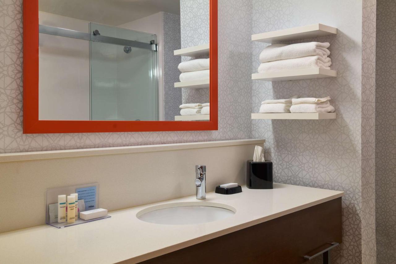 | Hampton Inn & Suites Providence / Smithfield