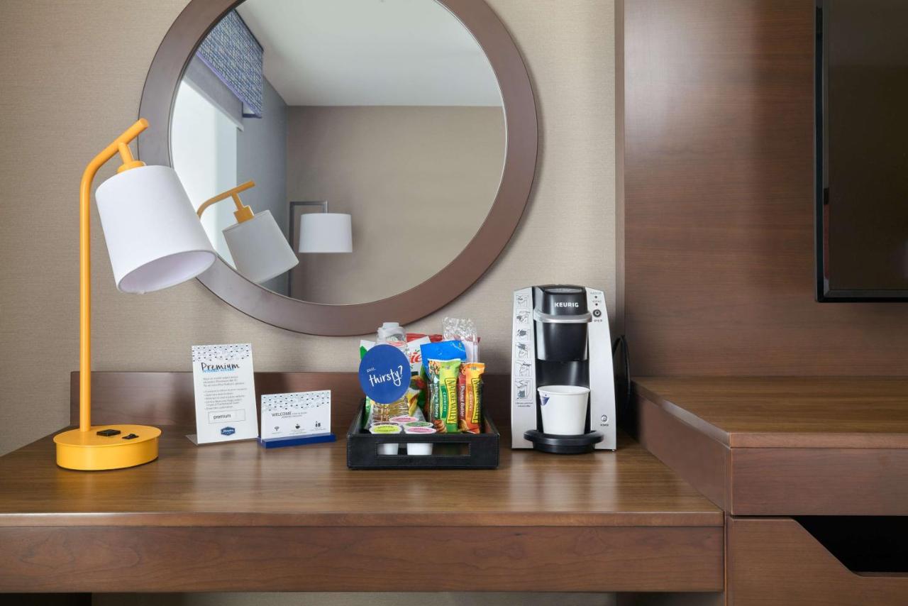 | Hampton Inn & Suites Providence / Smithfield