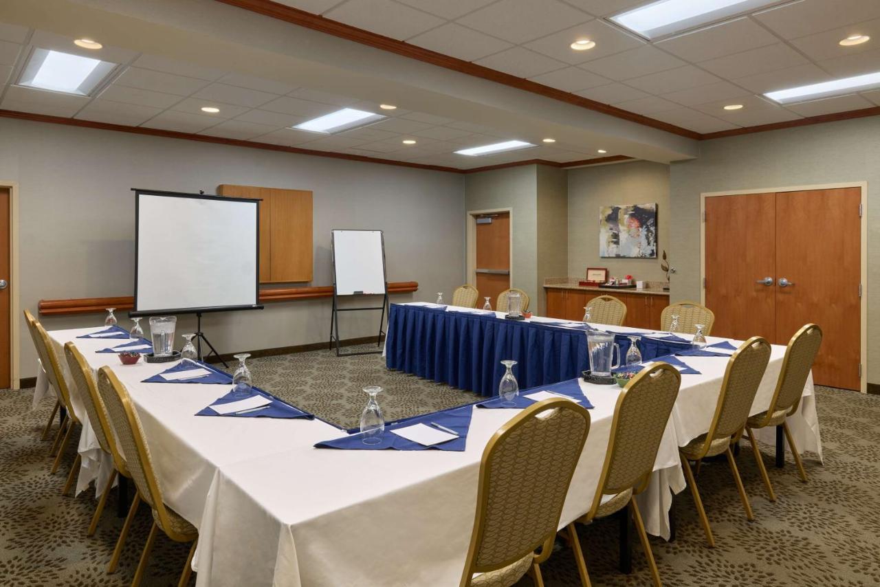 | Hampton Inn & Suites Providence / Smithfield