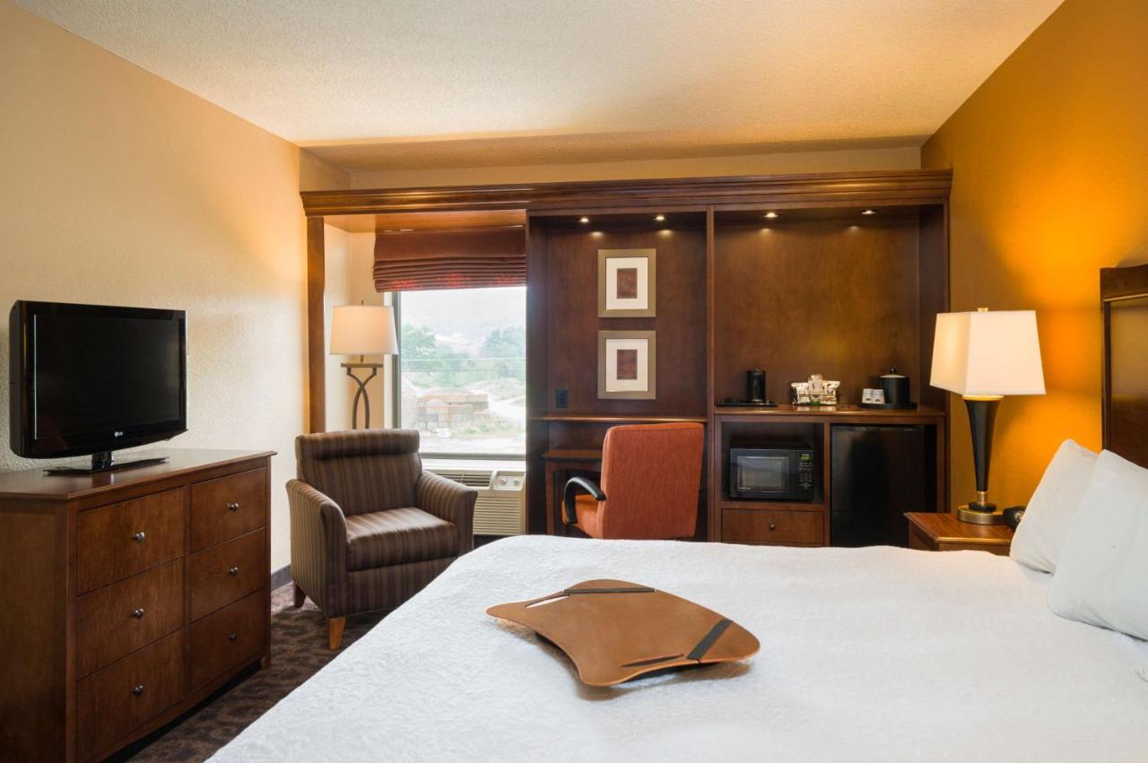King Room - Non-Smoking at Hampton Inn Danville