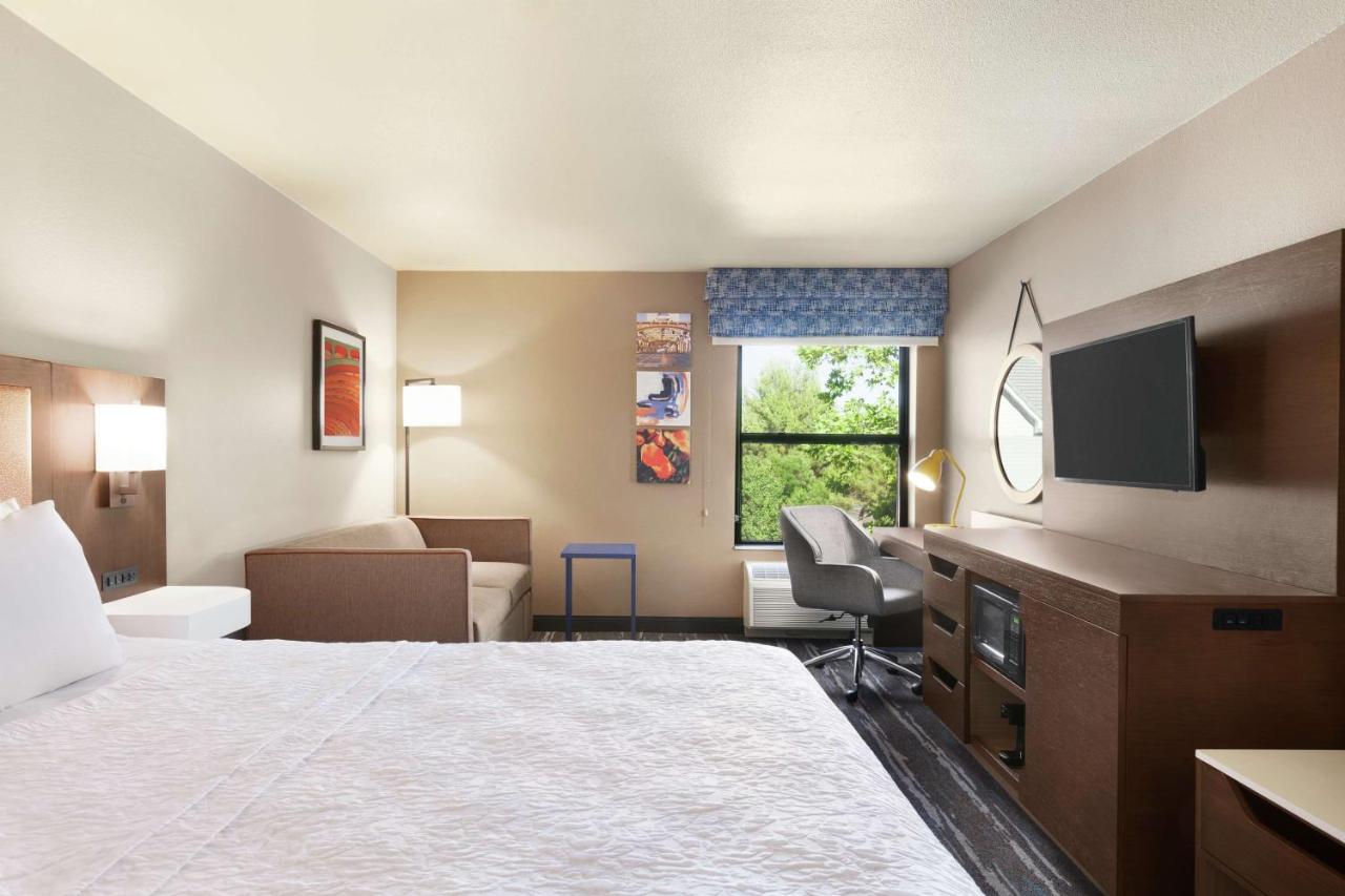 King Study Room - Non-Smoking at Hampton Inn Sacramento/Rancho Cordova