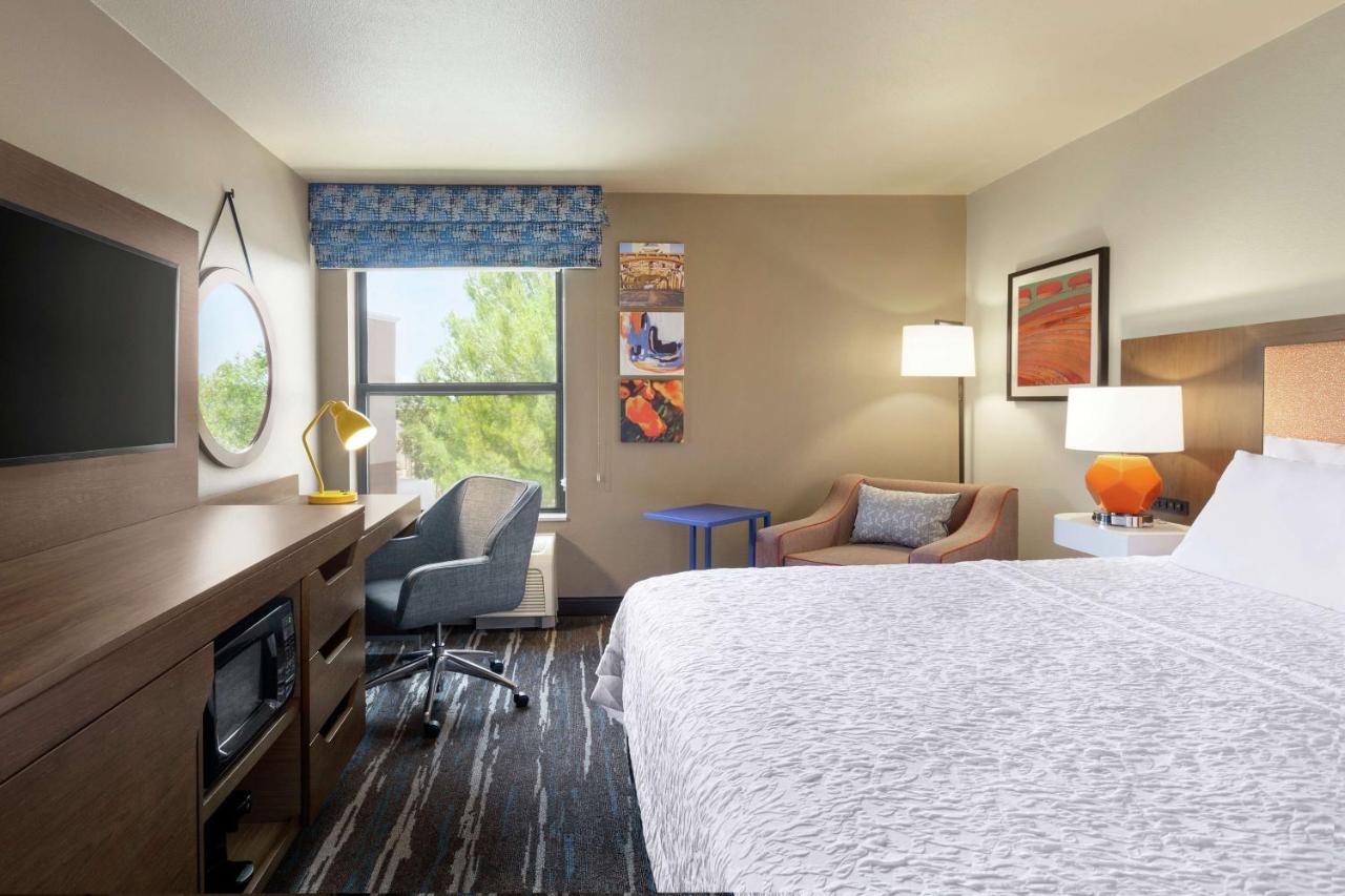 King Room - Non-Smoking at Hampton Inn Sacramento/Rancho Cordova