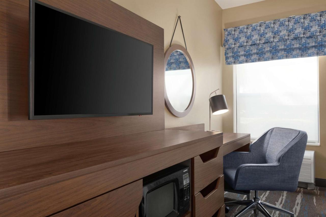 Queen Room with Two Queen Beds & Tub - Mobility/Hearing Accessible - Non-Smoking at Hampton Inn Tracy