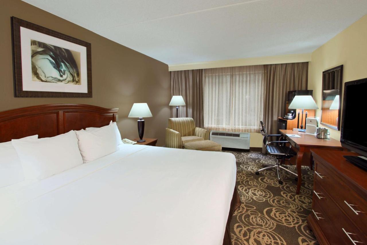 | DoubleTree by Hilton Mahwah