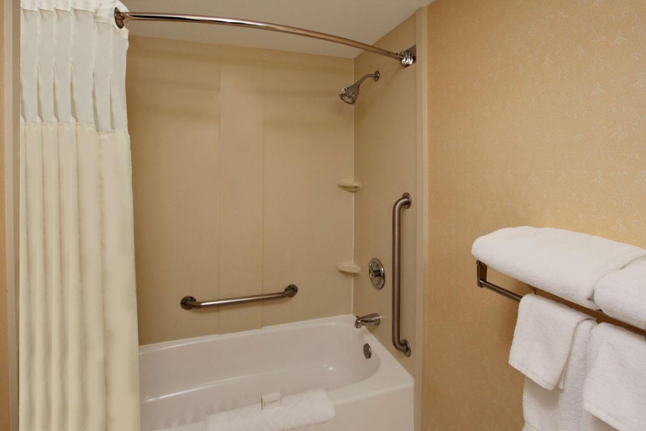 | DoubleTree by Hilton Mahwah