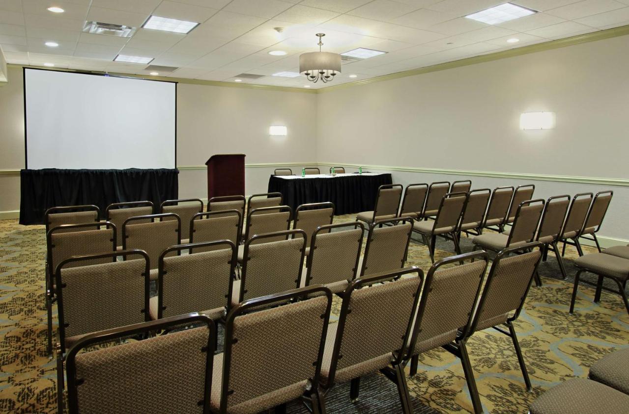 | DoubleTree by Hilton Mahwah