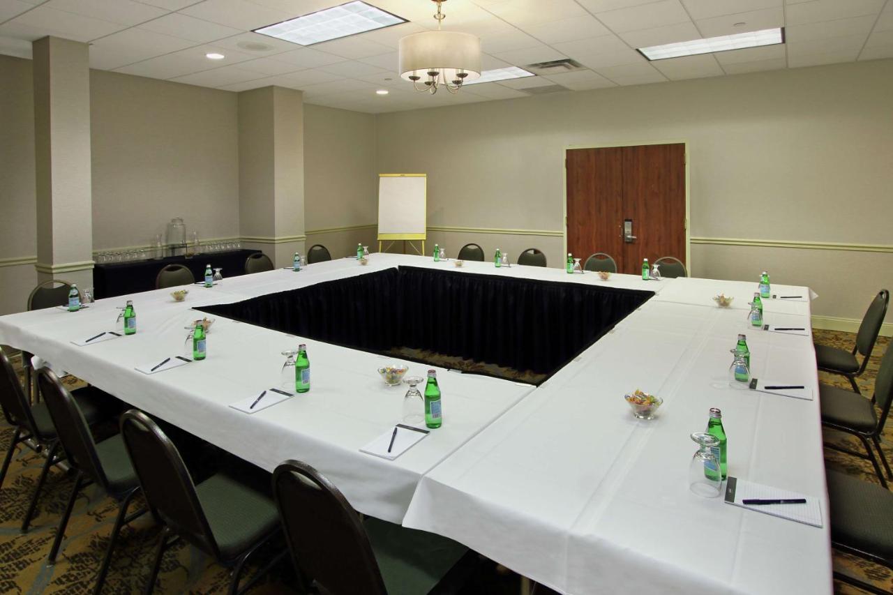 | DoubleTree by Hilton Mahwah