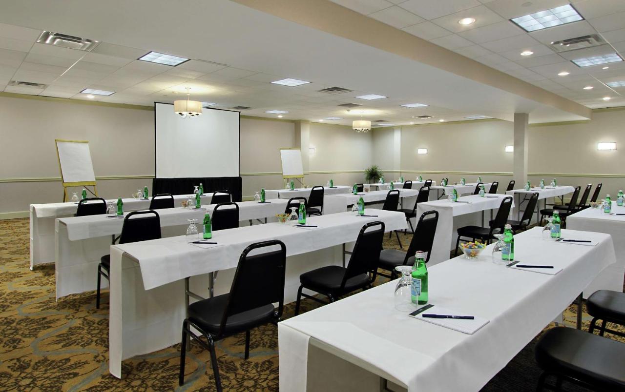 | DoubleTree by Hilton Mahwah