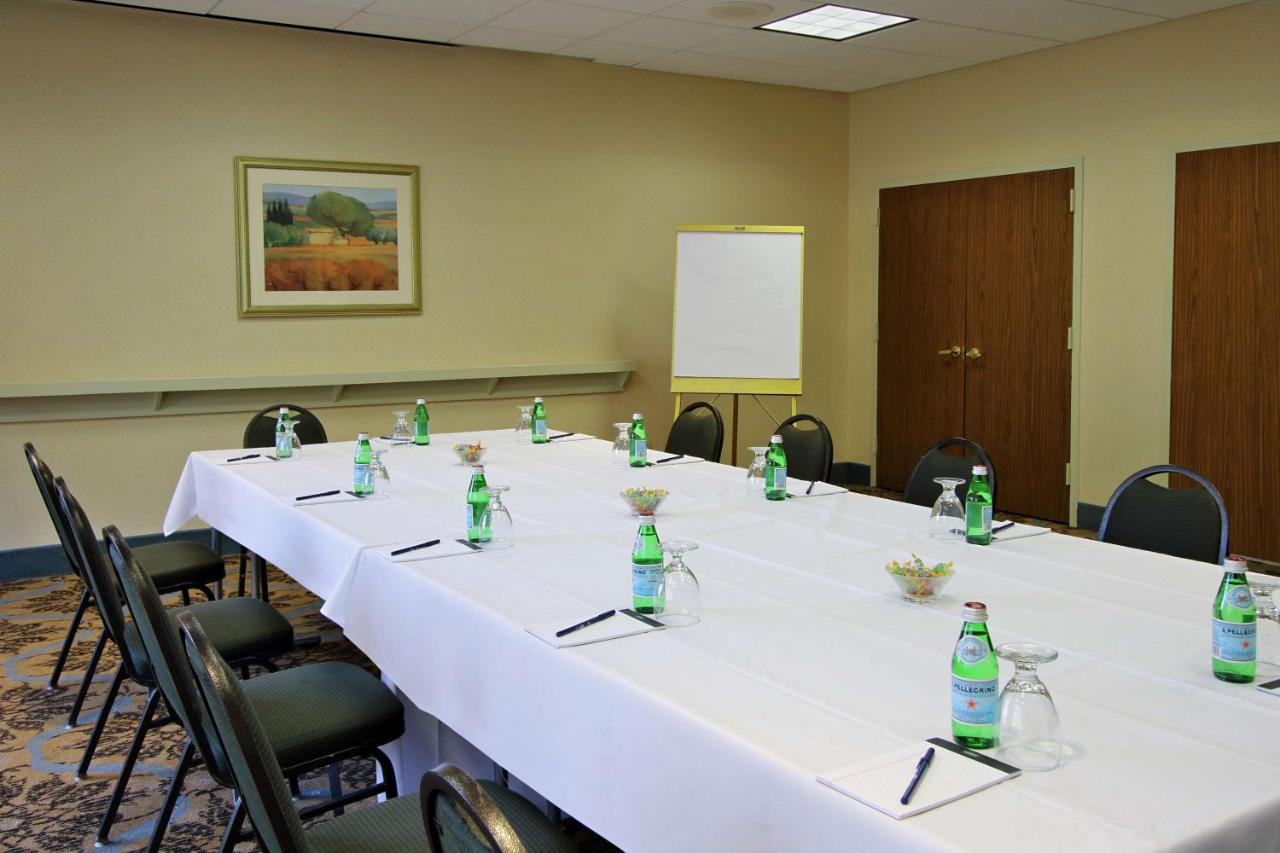 | DoubleTree by Hilton Mahwah