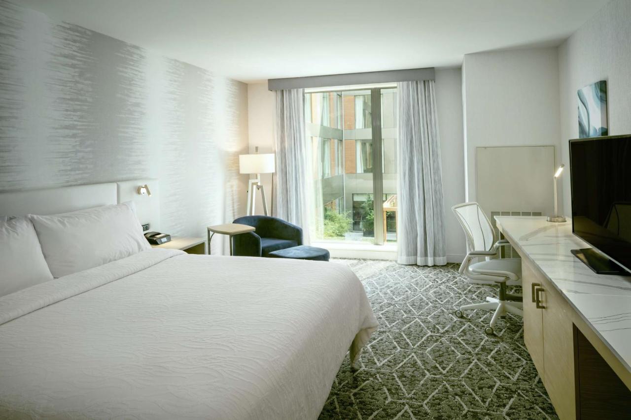 King Room with Bathroom and Garden View at Hilton Garden Inn Seattle Bellevue Downtown, WA