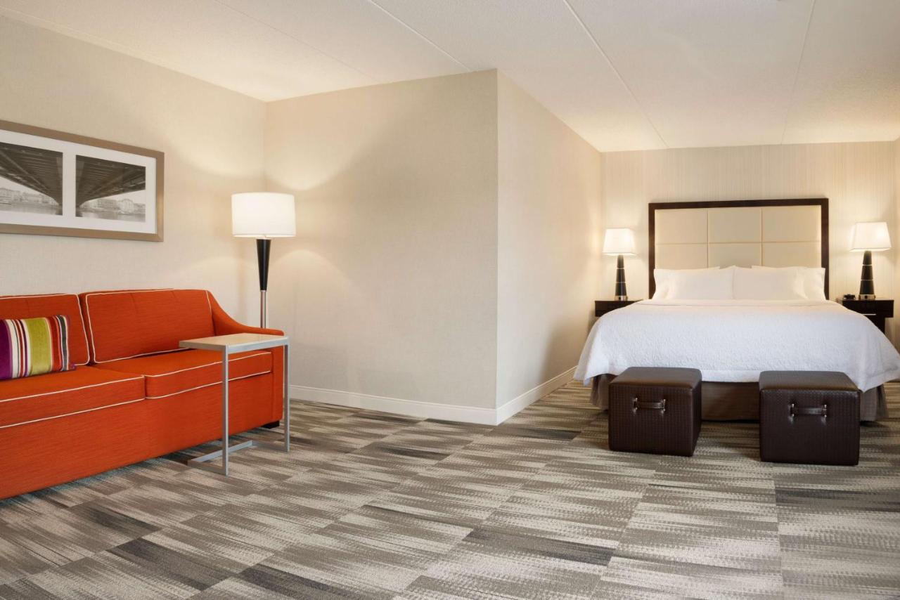 King Room with Sofa Bed at Hampton Inn Lehighton-Jim Thorpe