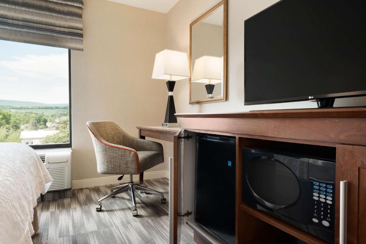 Queen Room with Two Queen Beds - Non-Smoking at Hampton Inn Lehighton-Jim Thorpe