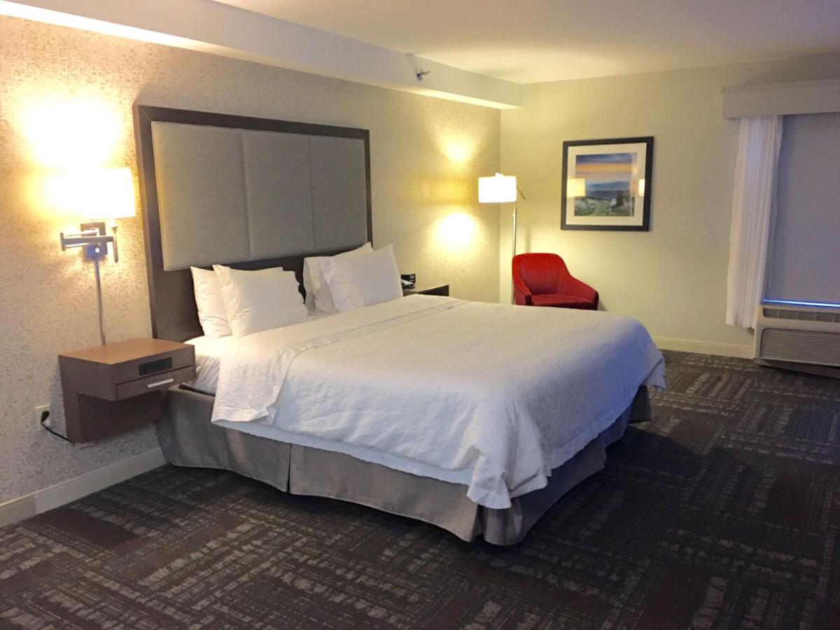 King Suite with Fireplace- Non-Smoking at Hampton Inn Sevierville
