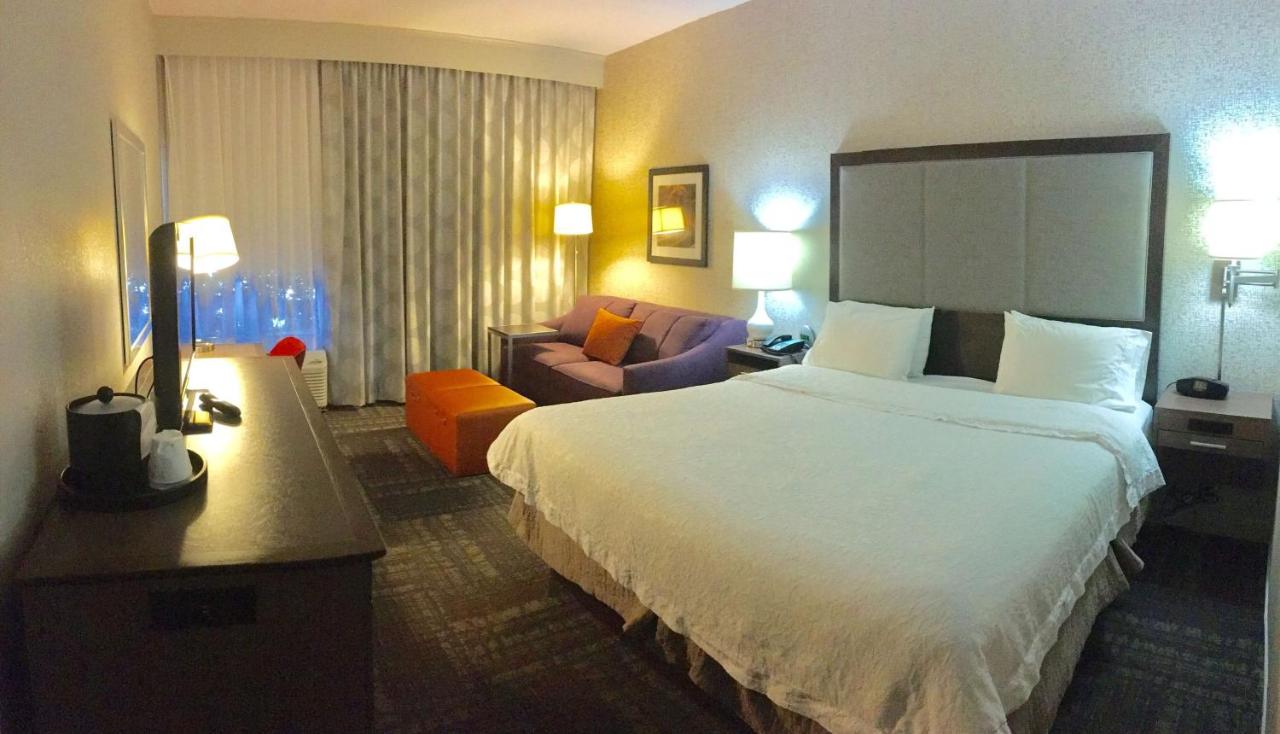 One King Hearing access Non-Smoking at Hampton Inn Sevierville