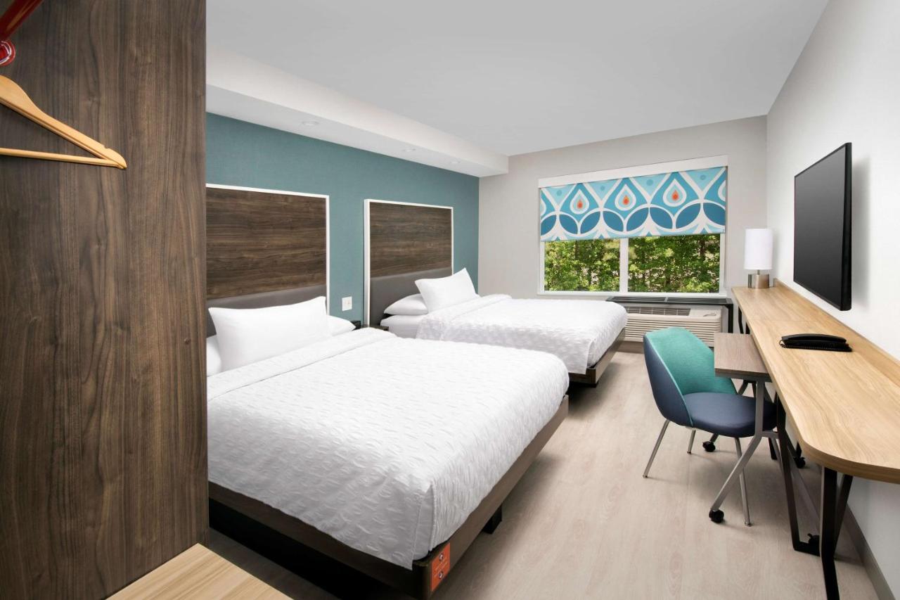 Queen Room with Two Queen Beds at Tru by Hilton Tallahassee Central