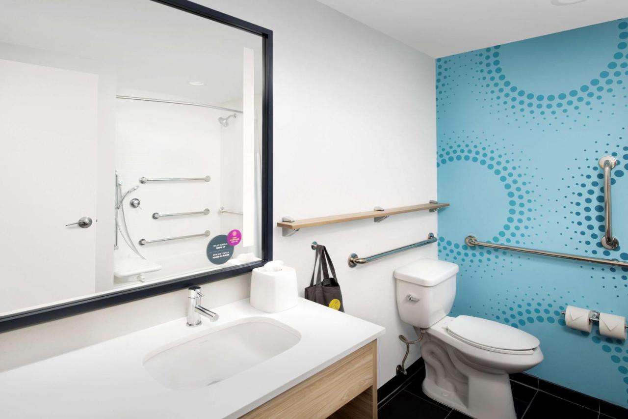 King Room - Mobility Accessible - Non-Smoking at Tru by Hilton Tallahassee Central