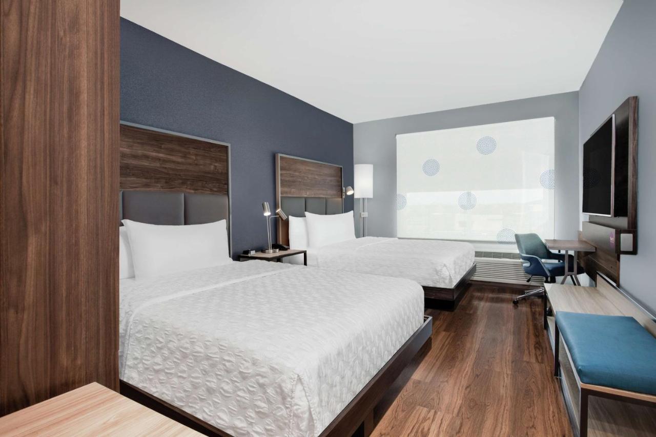 Queen Room with Two Queen Beds at Tru By Hilton Jacksonville St Johns Town Center