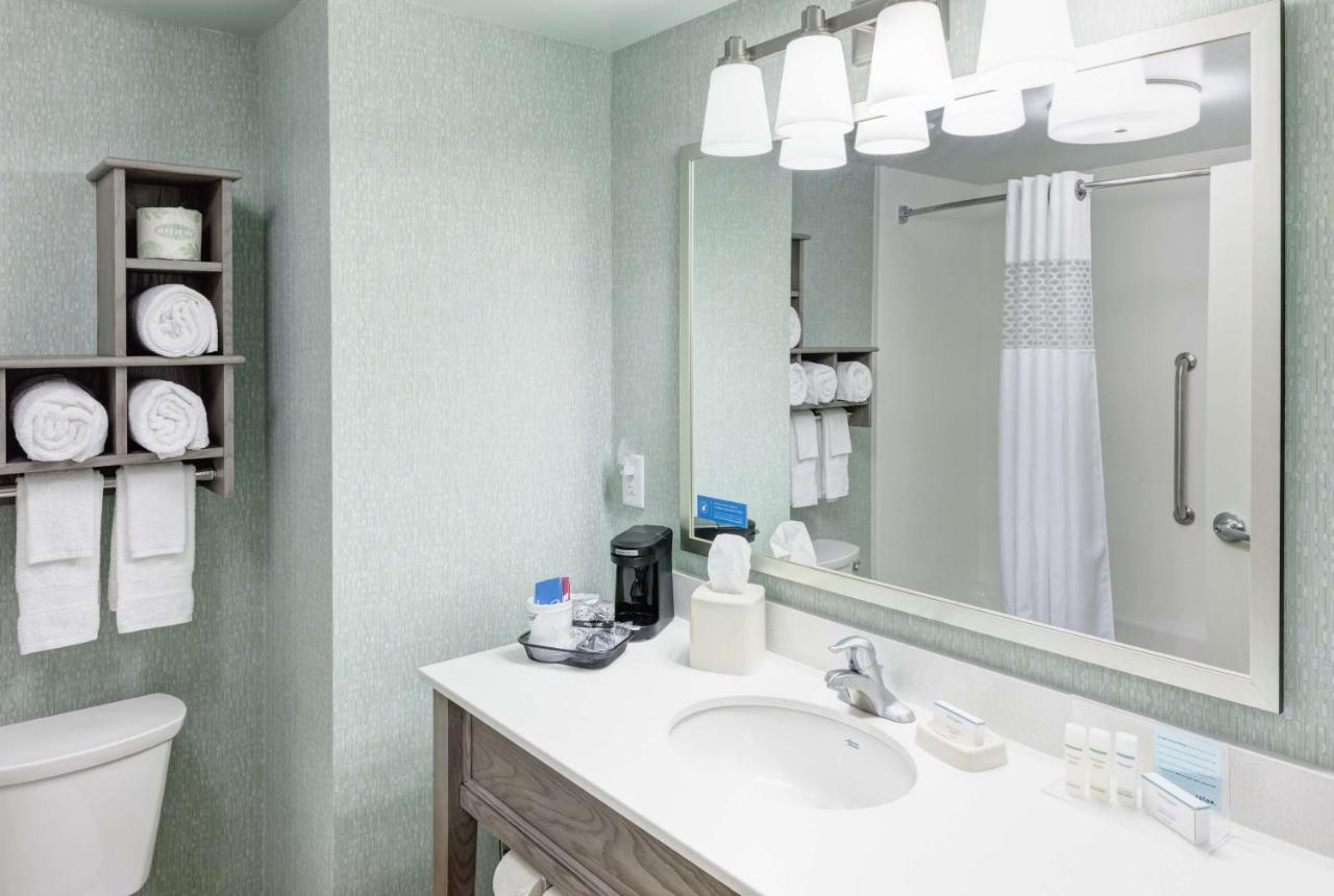 Executive Queen Room with Two Queen Beds with Pool View at Hampton Inn & Suites Carolina Beach Oceanfront
